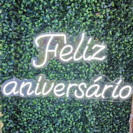Aluguer Letreiro Luminoso Feliz aniversário